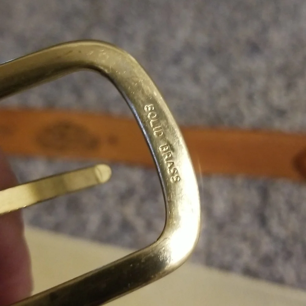 REGENT BELT CO. LEATHER/STRETCH BELT W/SOLID BRASS BUCKLE